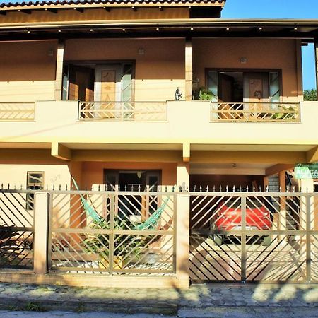 Вилла Casa 02 Dorm Na Rua Salmao Бомбиньяс Экстерьер фото