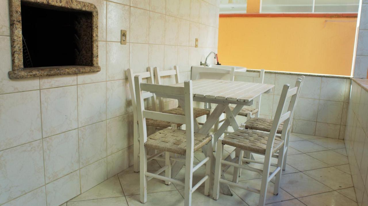 Вилла Casa 02 Dorm Na Rua Salmao Бомбиньяс Экстерьер фото