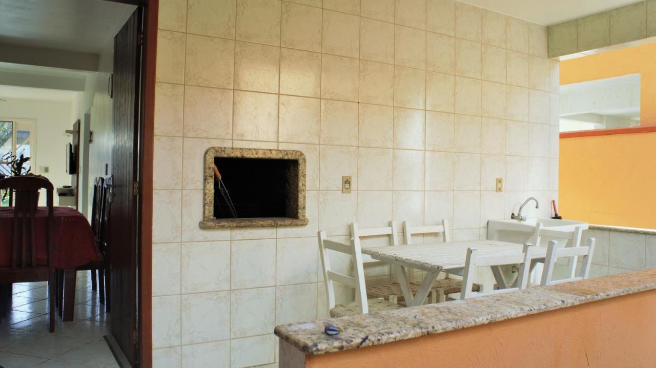 Вилла Casa 02 Dorm Na Rua Salmao Бомбиньяс Экстерьер фото